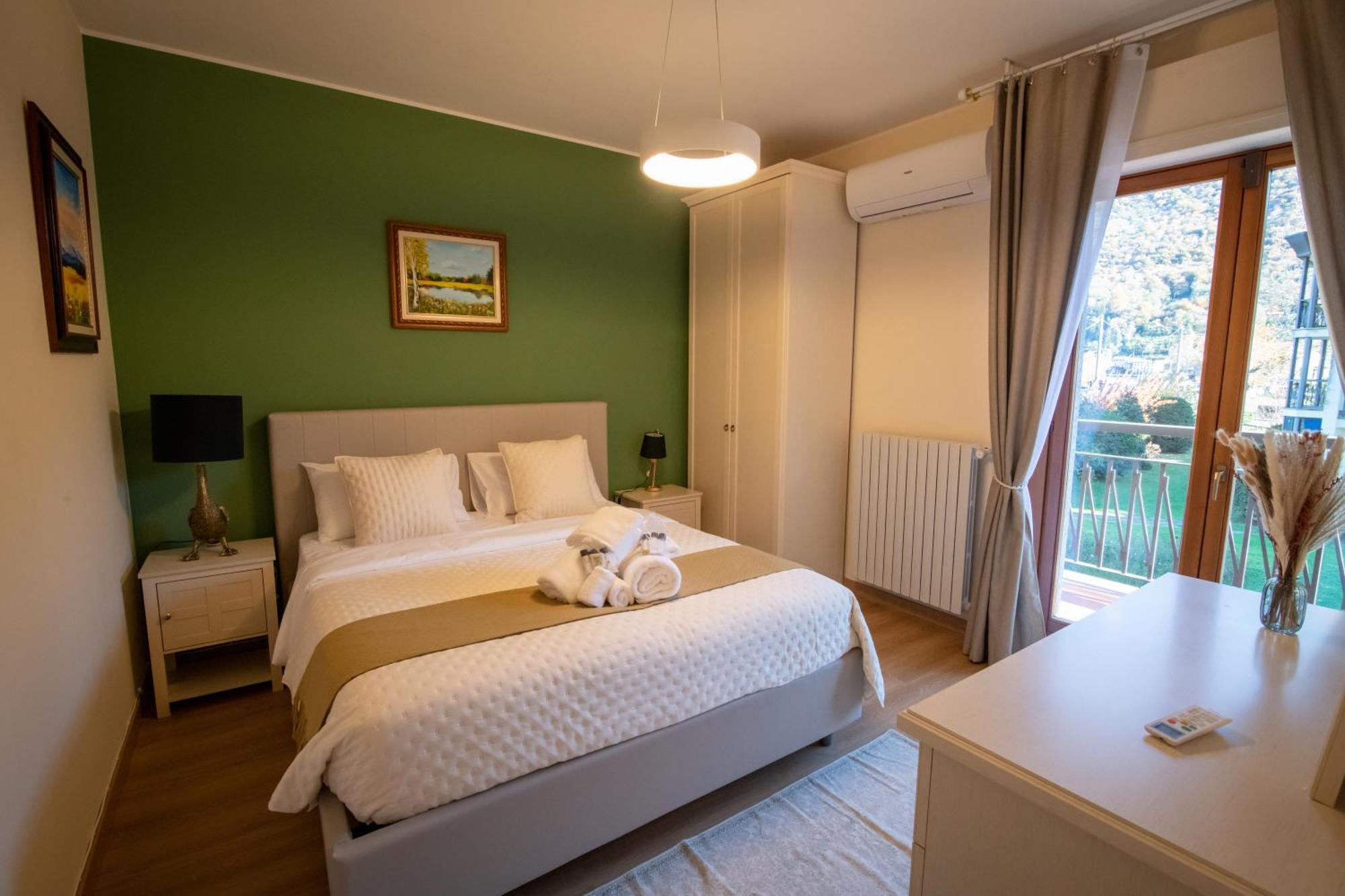 Residenza Lago Sereno Porto Ceresio Exterior foto
